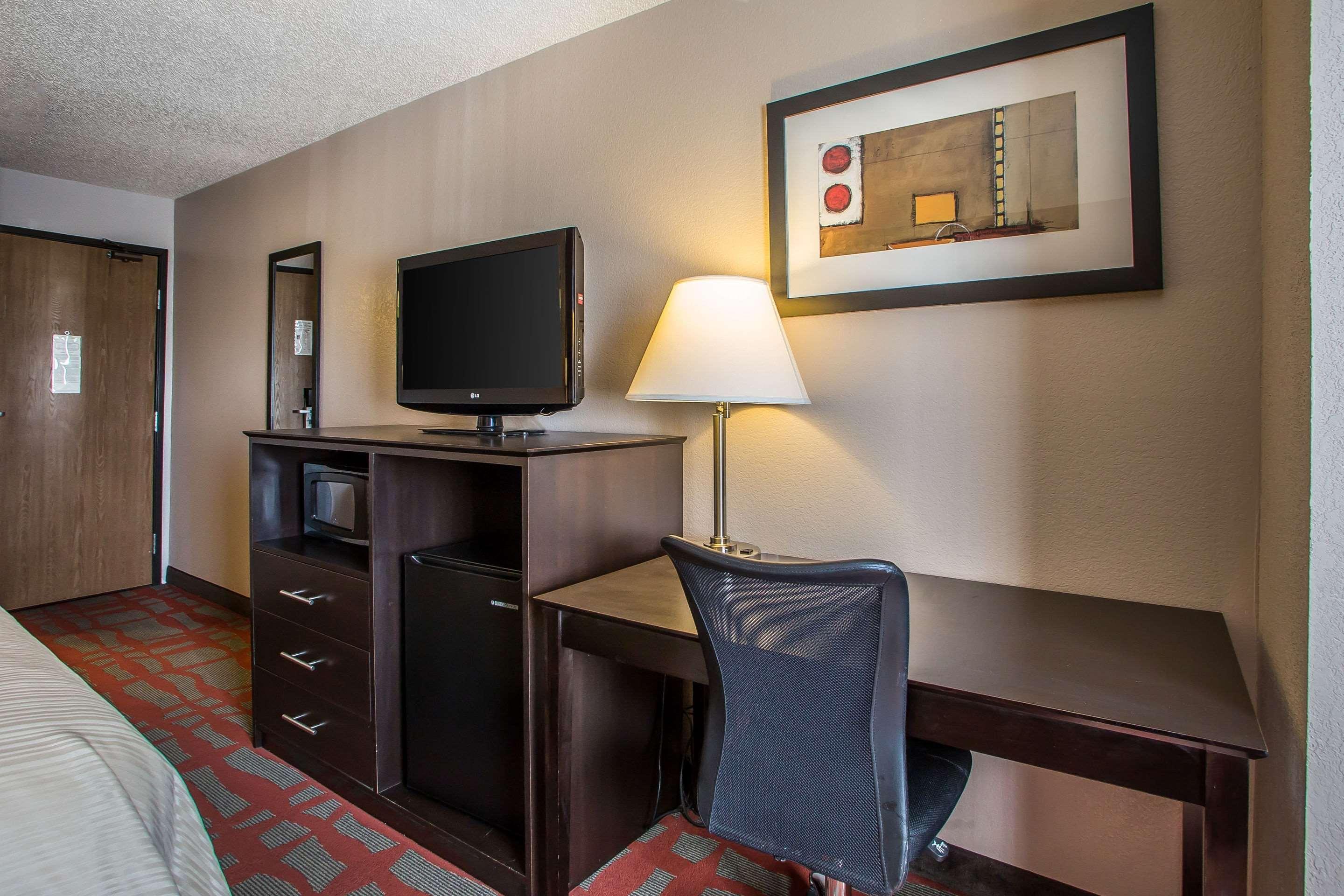 Quality Inn&Suites West Bend Exterior foto