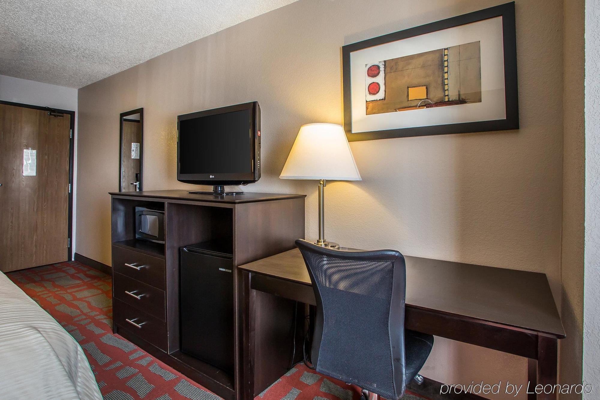 Quality Inn&Suites West Bend Exterior foto