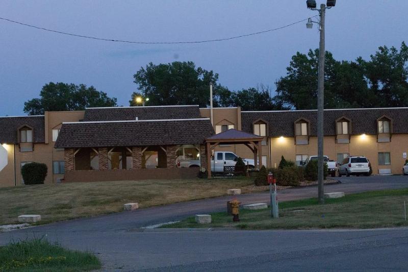 Quality Inn&Suites West Bend Exterior foto